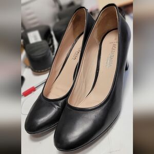 Aquatalia Black Leather Block HeelPumps  preloved sz 9